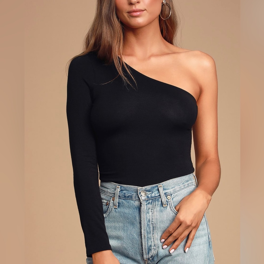 One shoulder black rippled top